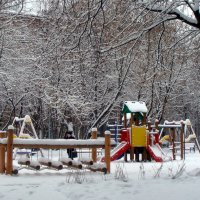 А у нас во дворе :: Галина 