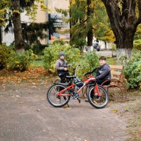 Мальчишки. Осень. Фото на плёнку :: Олег Зоркий