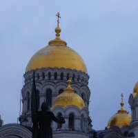 Собор и памятник :: Юрий Гайворонскiий