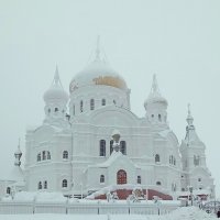 Крестовоздвиженский собор :: Лариса С.
