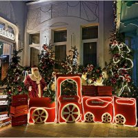 У магазина Литовской выпечки. :: Валерия Комова