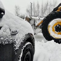 Борьба со снегом продолжается :: Валерий Иванович Борьба со снегом продолжается :: Валерий Иванович