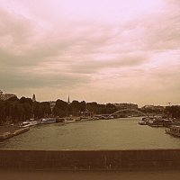 По улицам Парижа. :: Владимир Драгунский