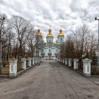 К храму :: Евгений 