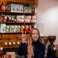 Продавец в чайном магазине :: Илья Шенгелия