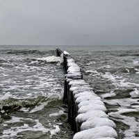 Леденящая суровость Балтики. :: Михаил Свиденцов