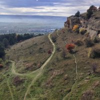 Осенняя дорога к горе Кольцо в Кисловодске :: Мариша 