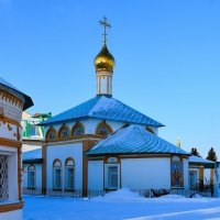 Чебоксары. Подворье Свято-Троицкого мужского монастыря и Свято-Никольская церковь зимой. :: Пётр Чернега Чебоксары. Подворье Свято-Троицкого мужского монастыря и Свято-Никольская церковь зимой. :: Пётр Чернега