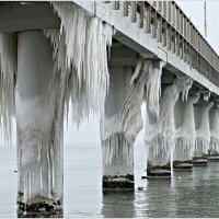 Лёд на пирсе. :: Валерия Комова