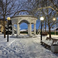 В провинциальном парке :: Валерий Ткаченко