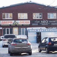 Все магазинчики в одном здании. :: Игорь Солдаткин