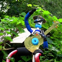 Самоделки. Гитарист-2 :: Сергей Карачин