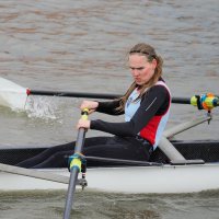 Девушка с большим веслом. :: Евгений Седов Девушка с большим веслом. :: Евгений Седов