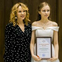 Ижевск - Молодая художница А.Н. Луговой :: Владимир Максимов