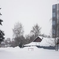 Городские контрасты :: Galina Solovova