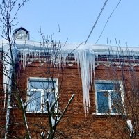 И красиво и страшно… Ледяные сталактиты :: Iren Brilliance