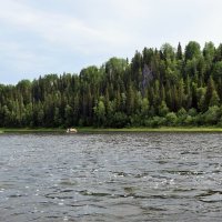 Катамаран на реке. :: ВикТор Быстров