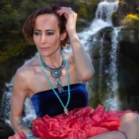 У водопада :: Valziwa 