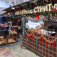 Рождественская ярмарка :: Сергей Карачин