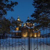 Храм на берегу у Амура :: Виктор Иванович Чернюк