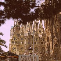 Барселона. Фрагмент храма Святого Семейства. :: Владимир Драгунский Барселона. Фрагмент храма Святого Семейства. :: Владимир Драгунский