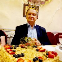 Сколько бы тебе не стукнуло - отбивайся! :: Vladimir Semenchukov