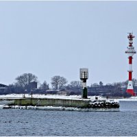 Балтийск. Южный мол и маяк. :: Валерия Комова