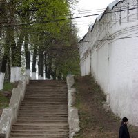 Город Владимир. Лестница, ведущая к валу вокруг Рождественского монастыря. :: Ирина ***