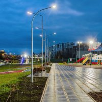 Ранее утро на Набережной Нефтяников и Набережной Газовиков - слева, река Чибъю :: Николай Зиновьев