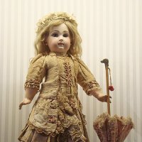 Кукла с зонтиком :: Лидия Бусурина