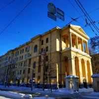 Любимый желтый дом :: Андрей Лукьянов