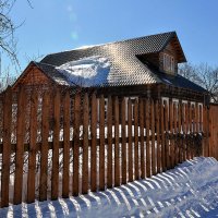 Дом священника на крутом берегу :: Анатолий Колосов