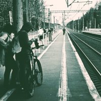 Скоро электричка... :: Магомед .