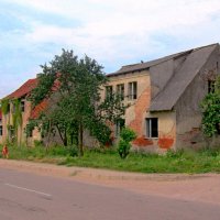 Умирающие прусские дома :: Сергей Карачин