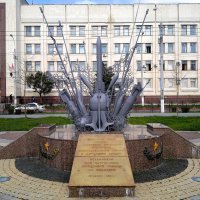 Керчь. Памятник сапёрам, флотским минёрам и водолазам. :: Пётр Чернега Керчь. Памятник сапёрам, флотским минёрам и водолазам. :: Пётр Чернега