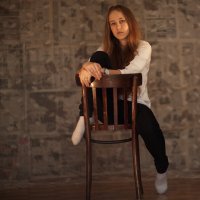 Портрет сидящей девушки :: Тимур Кострома ФотоНиКто Пакельщиков