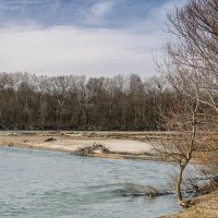 Март, река Кубань :: Игорь Сикорский