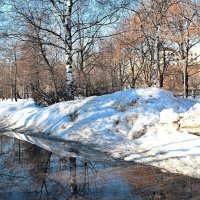 Сугробы начали интенсивно таять. :: Татьяна Помогалова
