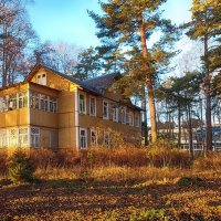 Бывший административный корпус санатория "Северная Ривьера". :: Лилия *