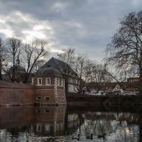 Замок и три утки... :: Николай Гирш