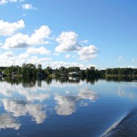 В Волгу смотрятся облака :: Любовь Сахарова