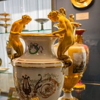 Ваза с ручками в виде Наяд (фарфор, бисквит) :: Ирина Соловьёва Ваза с ручками в виде Наяд (фарфор, бисквит) :: Ирина Соловьёва