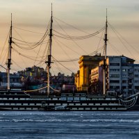 Городской пейзаж с фрегатом. :: Игорь Викторов