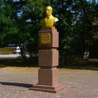 Керчь. Памятник Николаю Ивановичу Пирогову. :: Пётр Чернега Керчь. Памятник Николаю Ивановичу Пирогову. :: Пётр Чернега