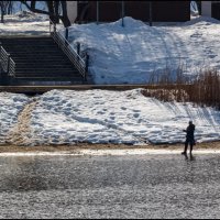 Рыбак и река :: Михаил Кобзев