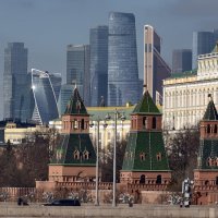 Небоскребы Москва-Сити и башни Московского Кремля :: <<< Наташа >>>