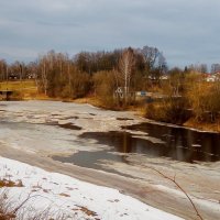 на реке Тихвинка :: Сергей Кочнев