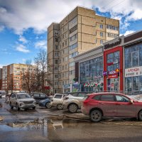 "Весна в городе. Пригревает"© :: Владимир Макаров