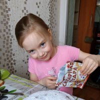 Испекли пирог "Шарлотку" . :: Мила Бовкун