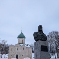 Памятник Александру Невскому у Спасо=Преображенского собора. :: Ольга 